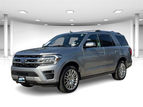 Used 2024 Ford Expedition Limited image 2