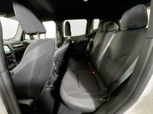 Used 2022 Jeep Renegade Altitude image 23