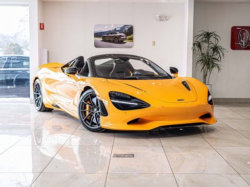 Used 2026 McLaren 750S Spider image 6