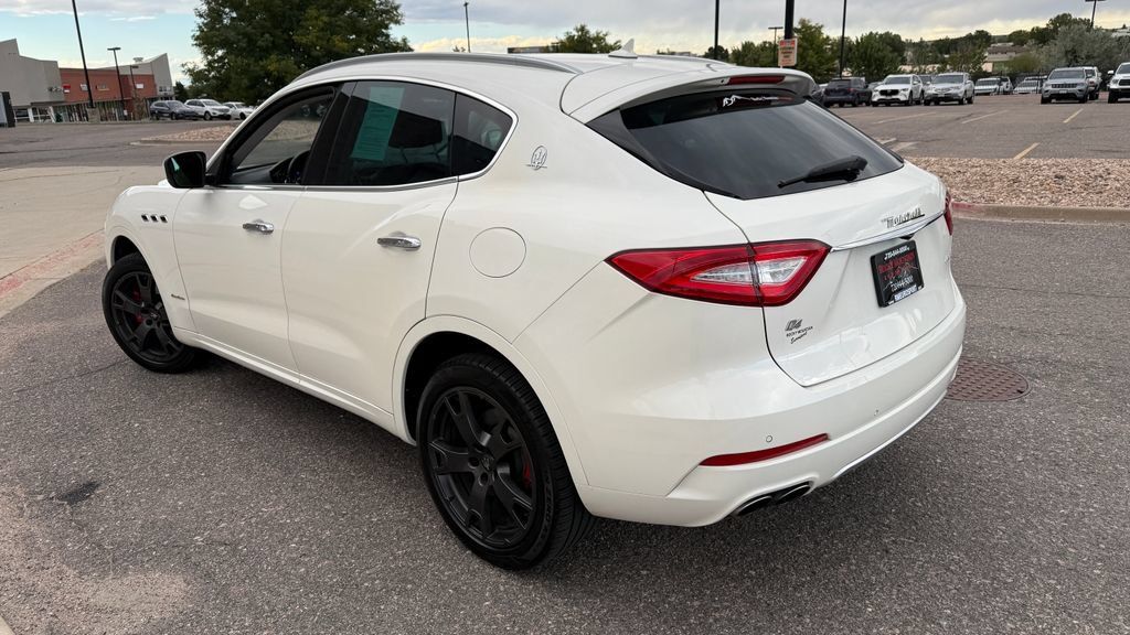 Used 2019 Maserati Levante GranLusso AWD/4WD image 6