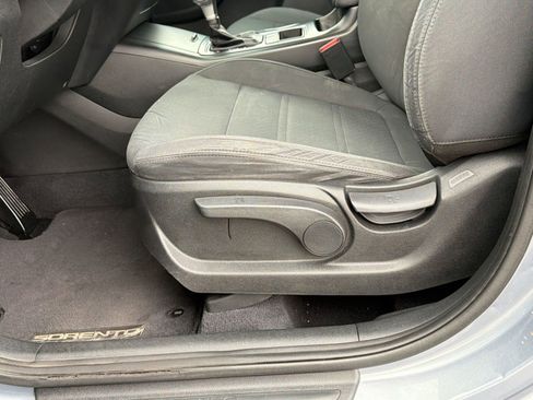 Used 2020 Kia Sorento L FWD image 13