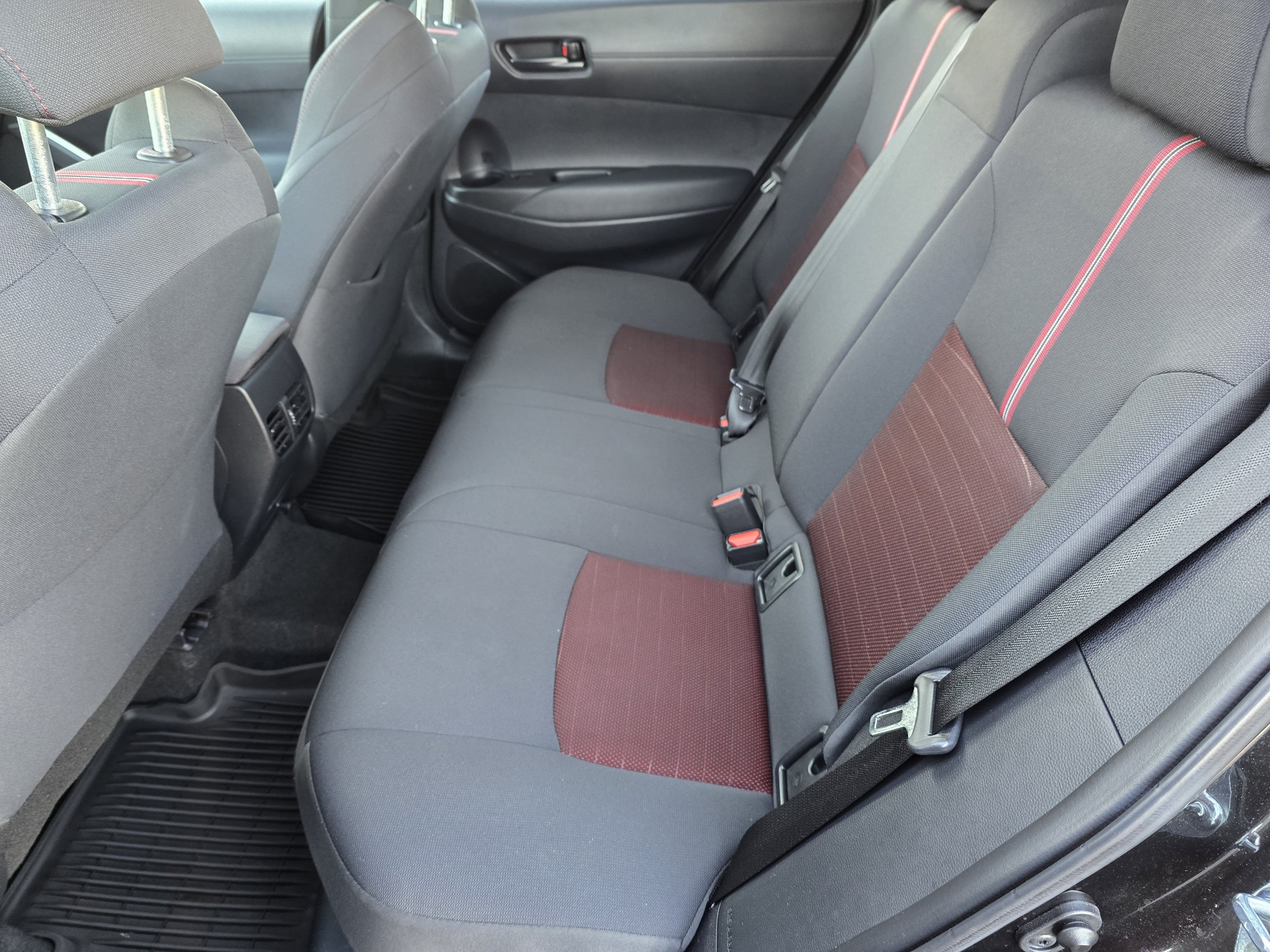 Used 2024 Toyota Corolla Cross AWD Hybrid w/ Moonroof Package image 6