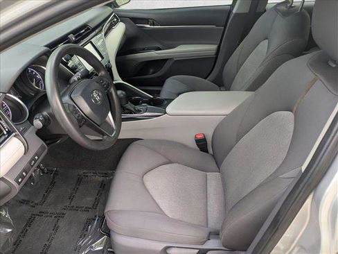 Used 2018 Toyota Camry FWD image 15