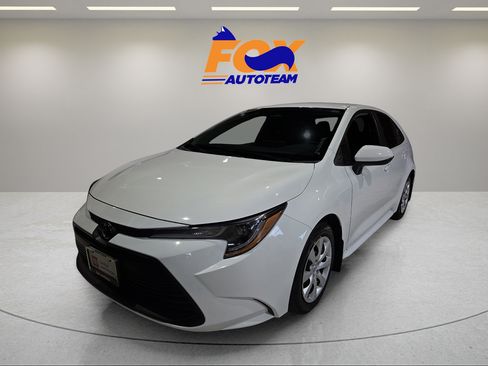 Certified 2025 Toyota Corolla LE FWD image 1