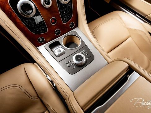 Used 2016 Aston Martin Rapide S image 35