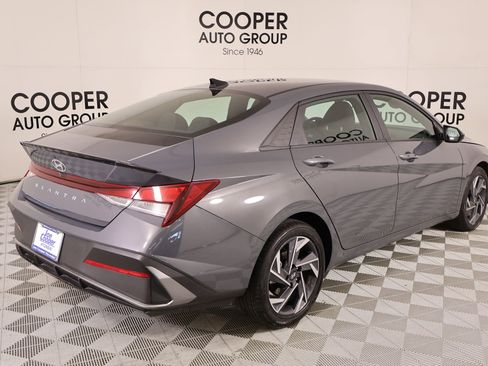 Certified 2025 Hyundai Elantra Sport image 19