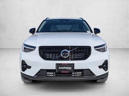 New 2026 Volvo XC40 B5 Plus w/ Protection Package Premier AWD/4WD image 6