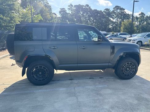 Used 2025 Land Rover Defender 110 AWD/4WD image 3