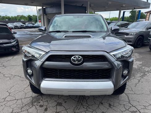 Used 2017 Toyota 4Runner TRD Off-Road AWD/4WD image 2