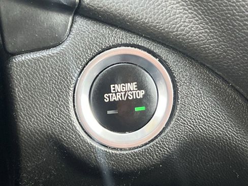 Used 2023 Chevrolet Equinox LT image 16