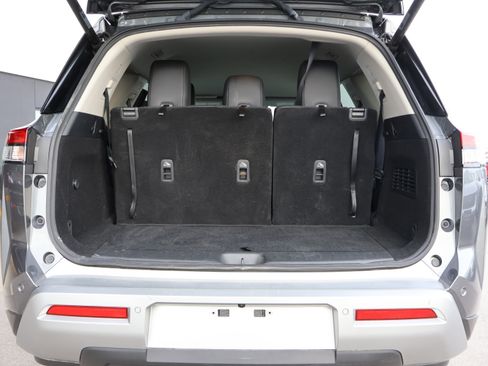 Used 2024 Nissan Pathfinder SL image 21