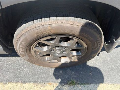 Used 2023 Honda Pilot TrailSport image 7