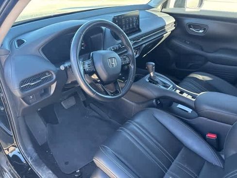 Used 2023 Honda HR-V EX-L image 9