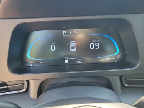 Used 2025 Hyundai Elantra Sport FWD image 24