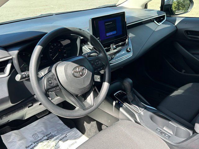Used 2025 Toyota Corolla LE AWD/4WD image 17