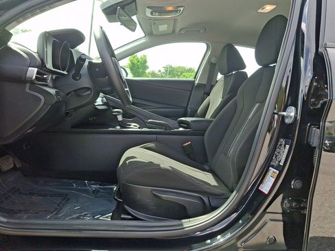 Used 2023 Hyundai Elantra SEL FWD image 13