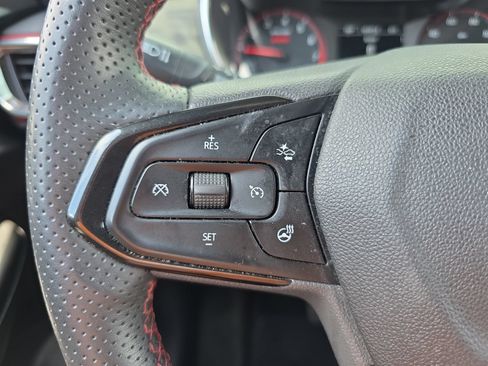 Used 2023 Chevrolet TrailBlazer RS w/ Sun and Liftgate Package FWD image 19