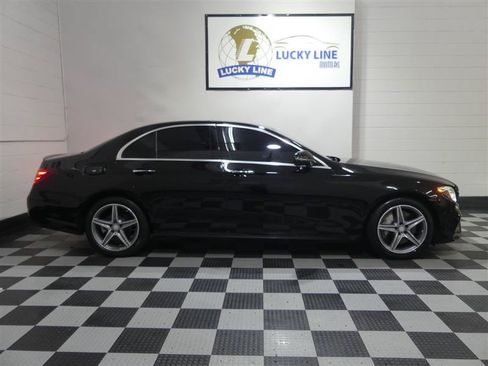 Used 2017 Mercedes-Benz E 300 4MATIC image 6