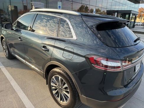 Used 2022 Lincoln Nautilus FWD w/ Premium Package image 3