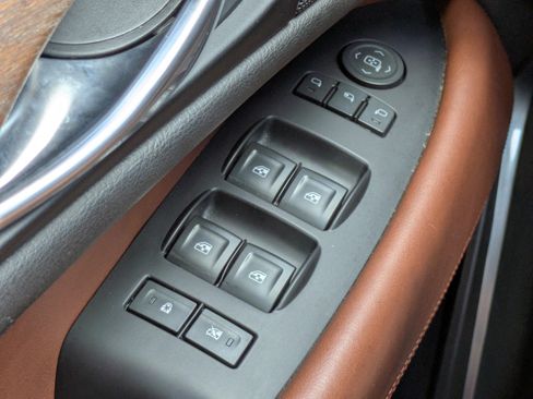 Used 2020 Cadillac Escalade ESV Premium Luxury AWD/4WD image 29
