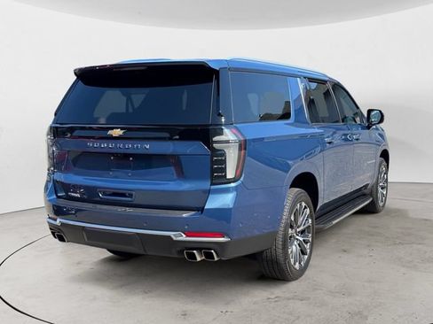 Used 2026 Chevrolet Suburban High Country AWD/4WD image 5