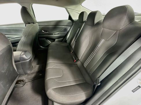 Used 2023 Hyundai Elantra SEL w/ Preferred Accessory Package FWD image 22