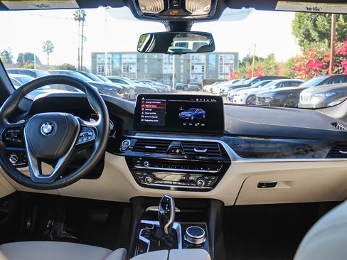 Certified 2023 BMW 530i w/ Premium Package image 12