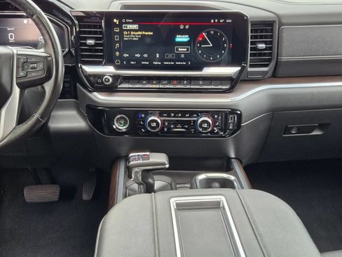 Used 2022 GMC Sierra 1500 SLT w/ SLT Convenience Package AWD/4WD image 16