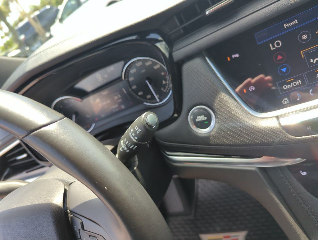 Used 2024 Cadillac XT6 Luxury AWD/4WD image 23