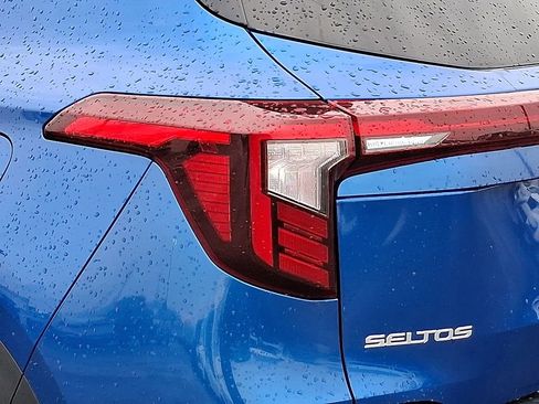 Certified 2024 Kia Seltos S image 10