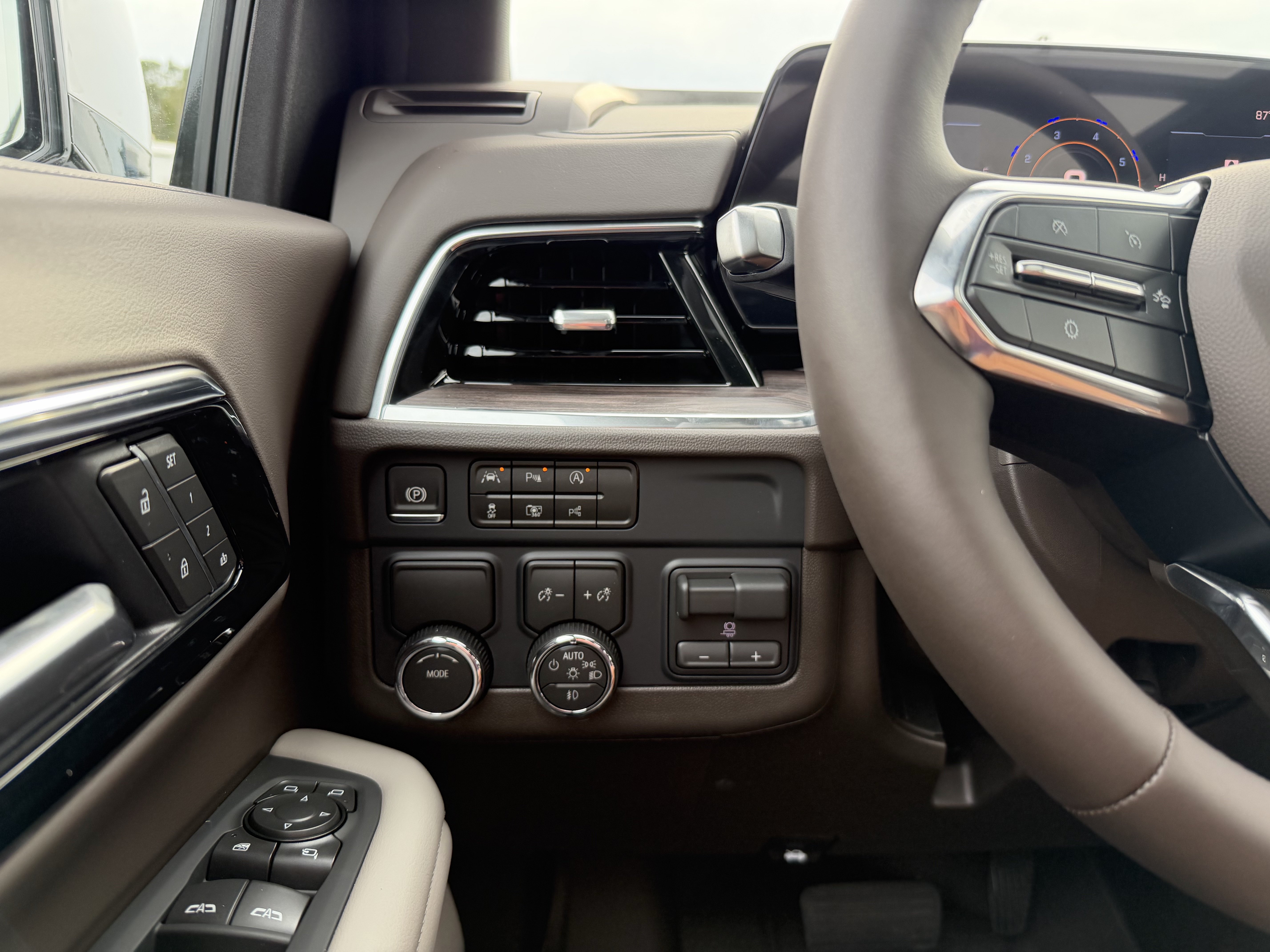 New 2027 Chevrolet Tahoe LT w/ Comfort Package RWD image 16