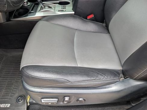 Used 2017 Toyota 4Runner SR5 Premium AWD/4WD image 12