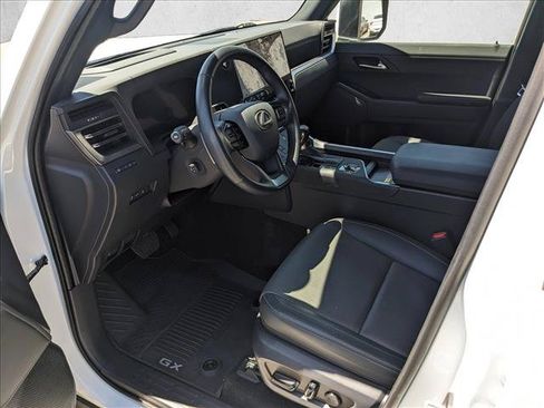 Used 2024 Lexus GX 550 w/ Cold Area Package AWD/4WD image 9