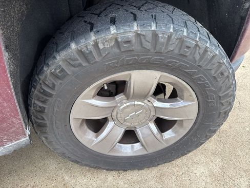 Used 2017 Chevrolet Silverado 1500 LTZ Z71 w/ LTZ Plus Package AWD/4WD image 19