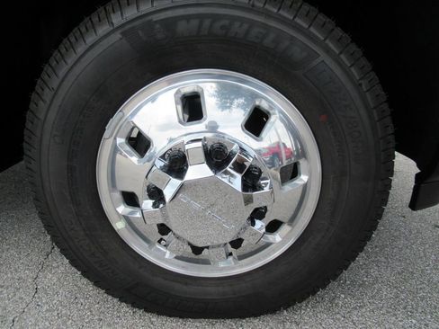 New 2026 GMC Sierra 3500 Denali w/ Denali Reserve Package AWD/4WD image 9