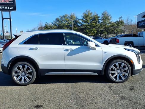 Used 2022 Cadillac XT4 Premium Luxury w/ Cold Weather Package image 2