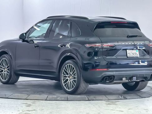 Used 2023 Porsche Cayenne Platinum Edition AWD/4WD image 6