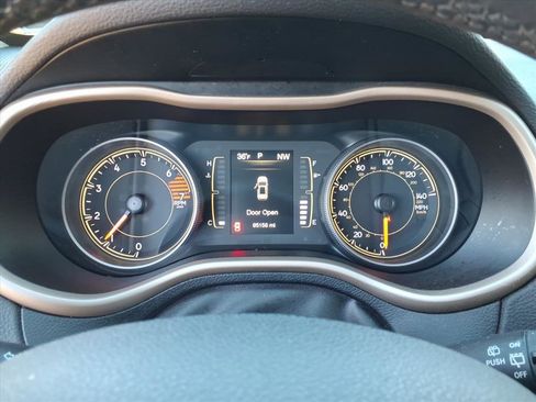 Used 2017 Jeep Cherokee Latitude image 20