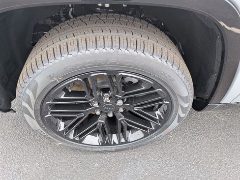 New 2026 Jeep Grand Wagoneer Limited image 9