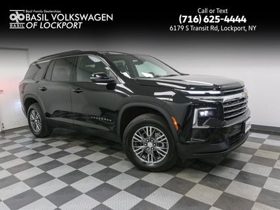 Used 2025 Chevrolet Traverse LT