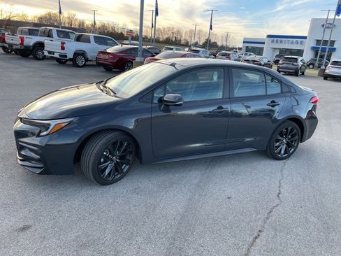 Used 2025 Toyota Corolla SE image 4