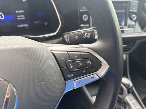 Used 2022 Volkswagen Jetta SE w/ Panoramic Sunroof Package FWD image 15