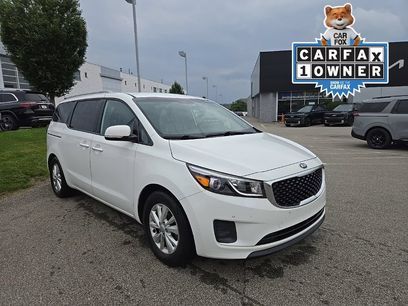 Used 2017 Kia Sedona LX w/ LX Essentials Premium Package
