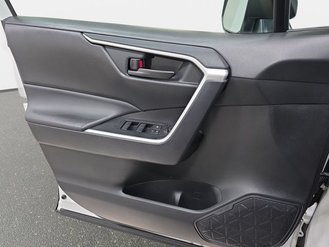 Certified 2025 Toyota RAV4 LE AWD/4WD image 24