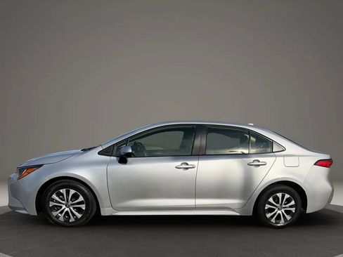 Used 2022 Toyota Corolla LE image 6