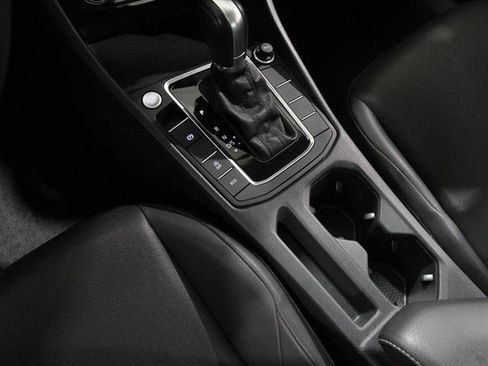 Used 2019 Volkswagen Jetta SE image 14