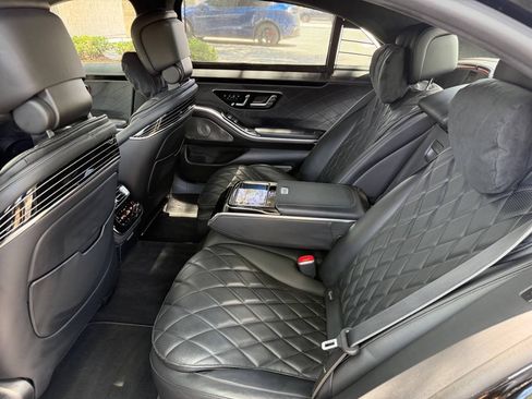 Used 2022 Mercedes-Benz S 580 4MATIC Sedan w/ Rear Seat Package image 21