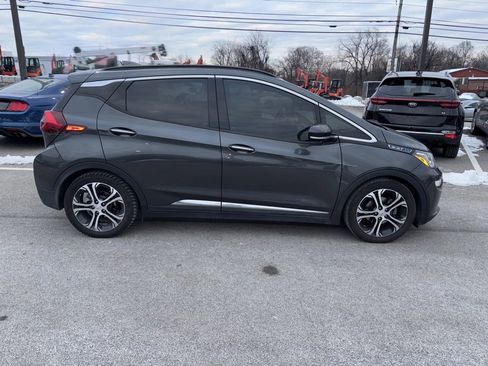 Used 2019 Chevrolet Bolt Premier w/ Infotainment Package image 8