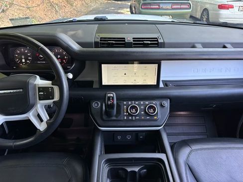 Used 2020 Land Rover Defender 110 SE image 17
