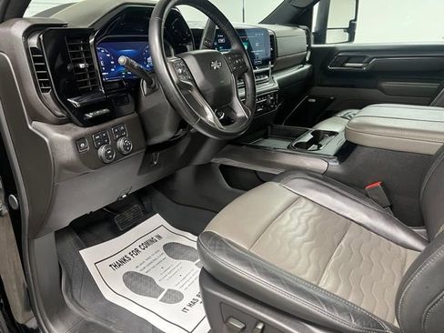 Used 2024 Chevrolet Silverado 2500 ZR2 w/ Technology Package image 23